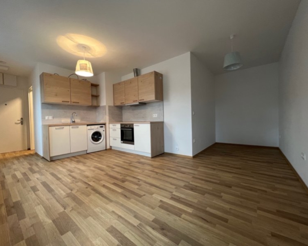 Pronájem bytu 1+kk, 31m² - Zlín